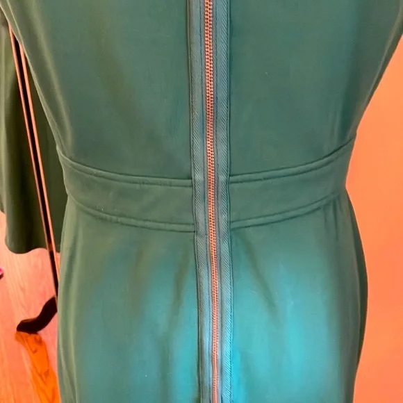 💚BCBG Jewel Green Dress - Picture 6 of 9